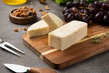 Сыр Брынза 40% с ореховой травой 1кг